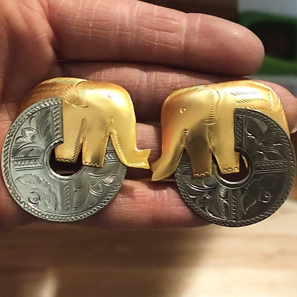 VINTAGE ETCHED BRASS AND SILVER-TONE DISC ELEPHANT DROP PUSH BACK 1.5" EARRINGS - Picture 3 of 8